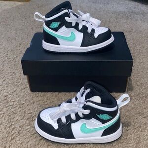 Jordan 1 MID SE (TD)
